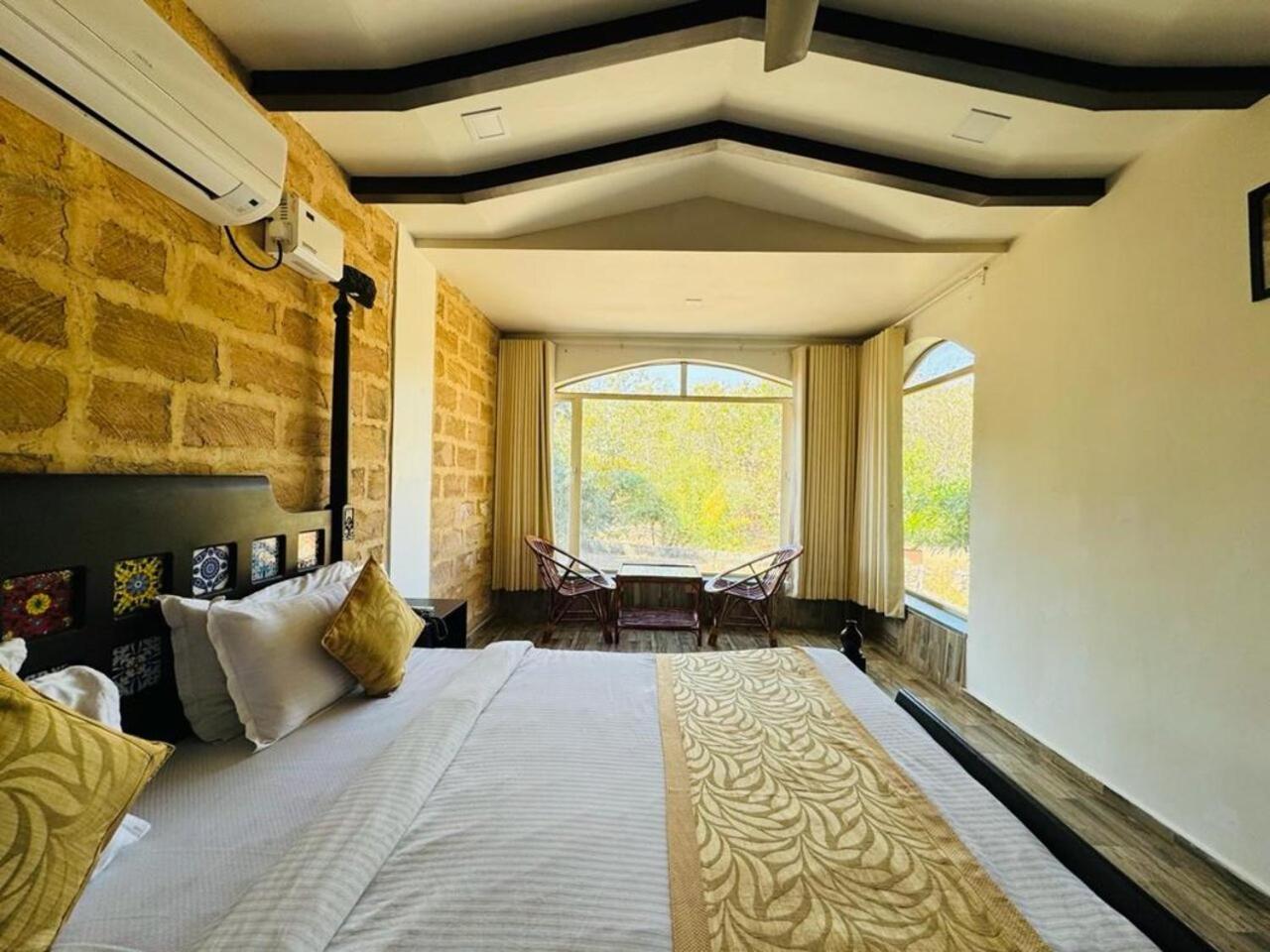 Gir Lions Paw Resort With Swimming Pool Sasan Gir Bagian luar foto