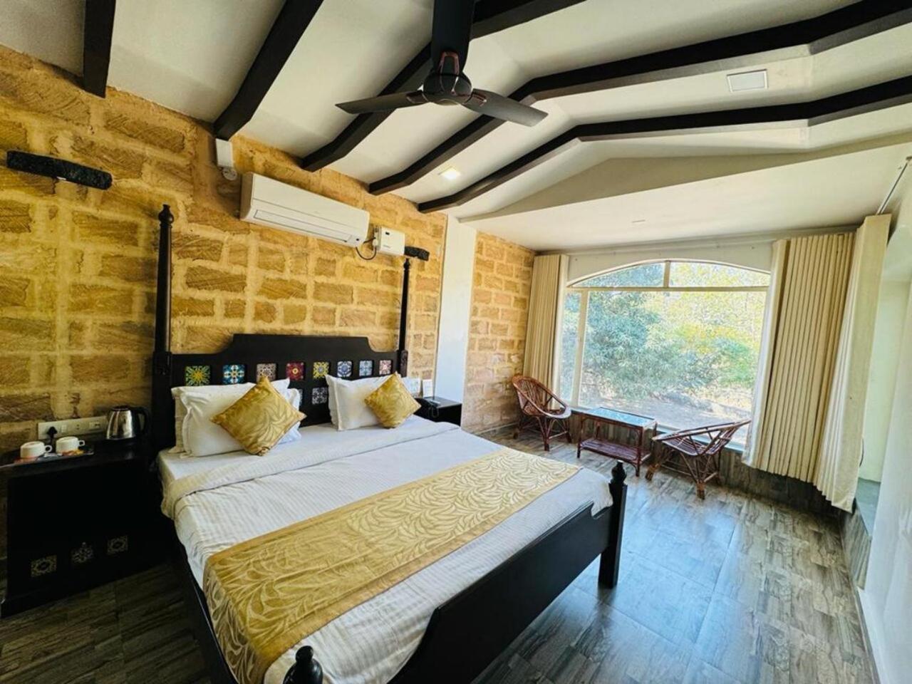 Gir Lions Paw Resort With Swimming Pool Sasan Gir Bagian luar foto