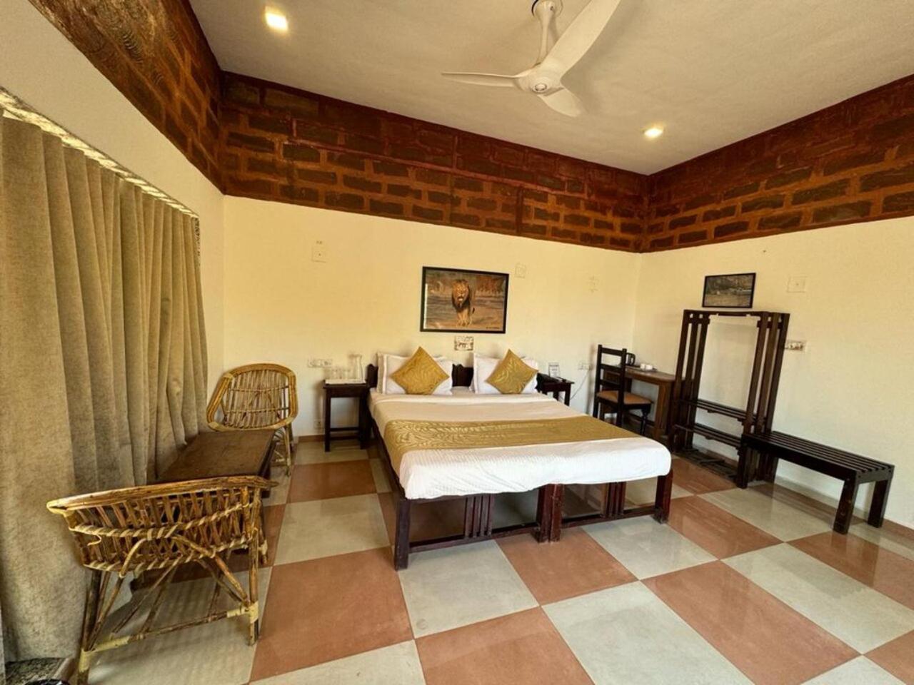Gir Lions Paw Resort With Swimming Pool Sasan Gir Bagian luar foto