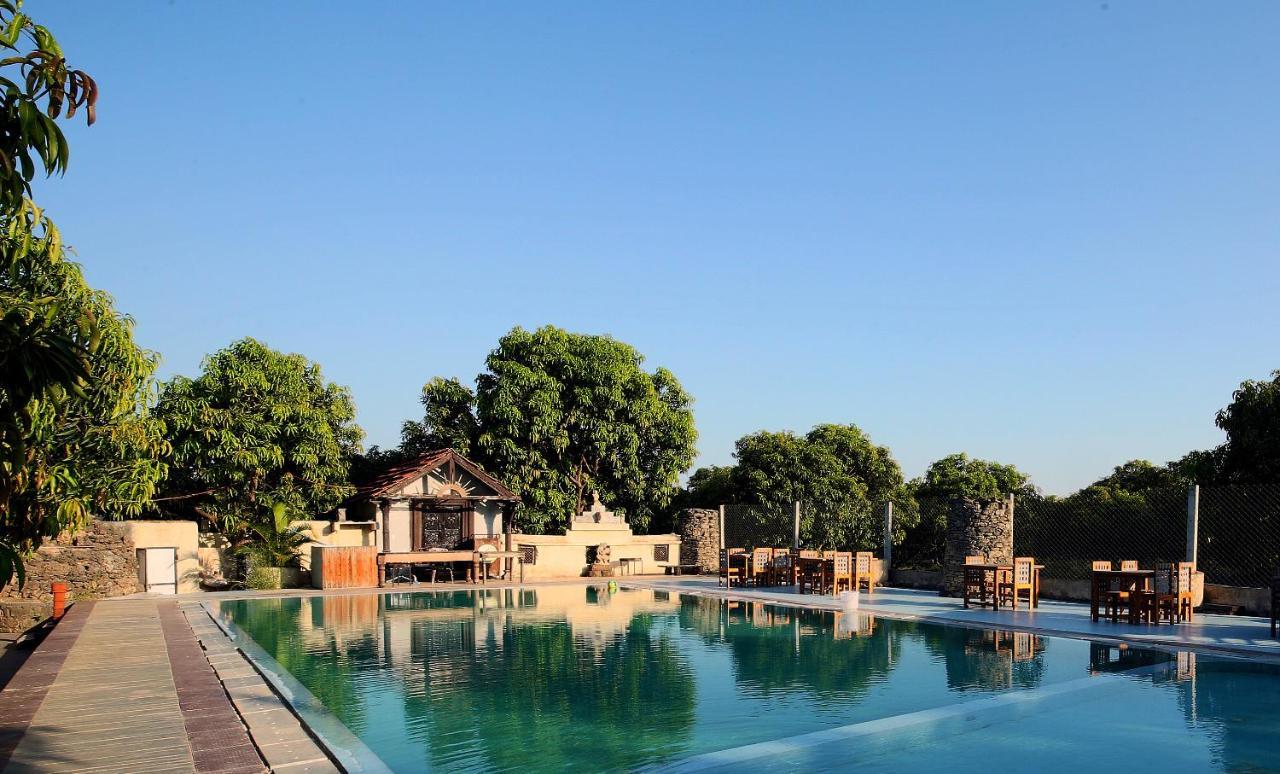 Gir Lions Paw Resort With Swimming Pool Sasan Gir Bagian luar foto