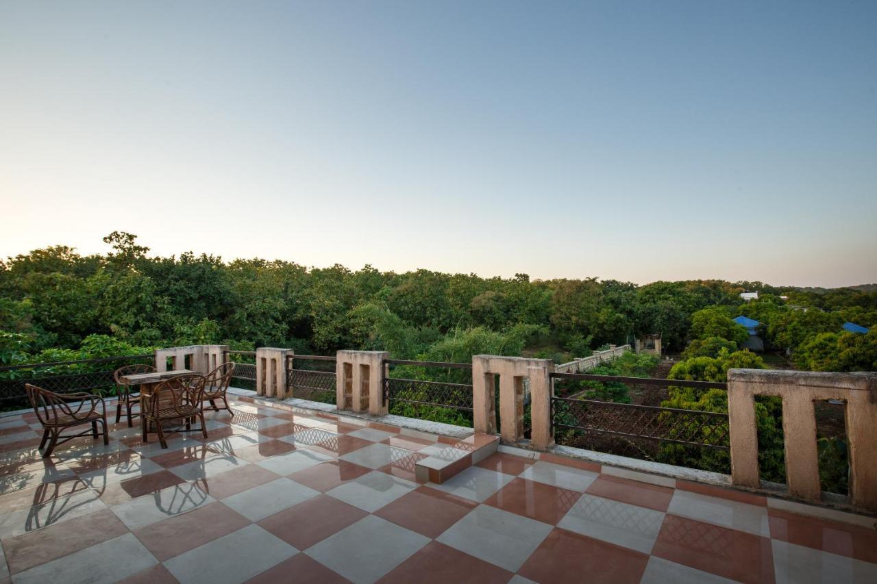 Gir Lions Paw Resort With Swimming Pool Sasan Gir Bagian luar foto
